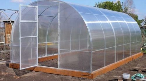 Брус для фундамента теплицы в Новосибирске